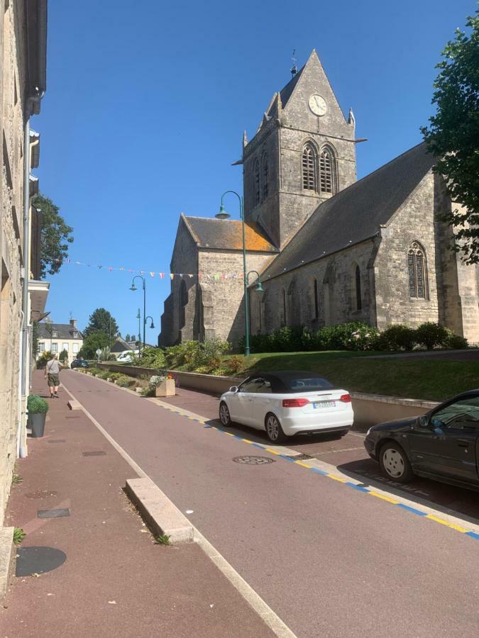 Gites De L'Eglise Sainte-Mère-Église Dış mekan fotoğraf
